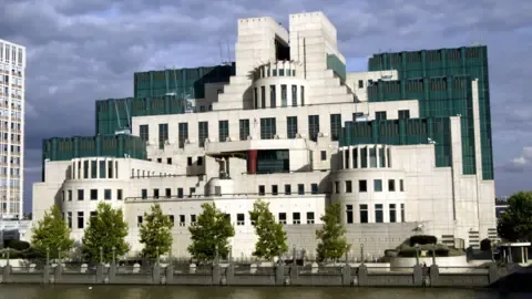 The UK's Secret Intelligence Service Rolls Out Deep Web Platform to Attract Intelligence Sources in Russia